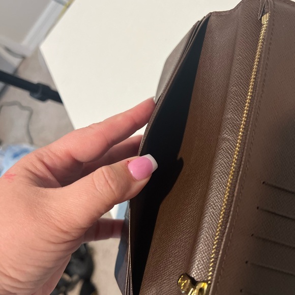 Authentic Louis Vuitton Damier Ebene Brazza Wallet - Picture 10 of 11